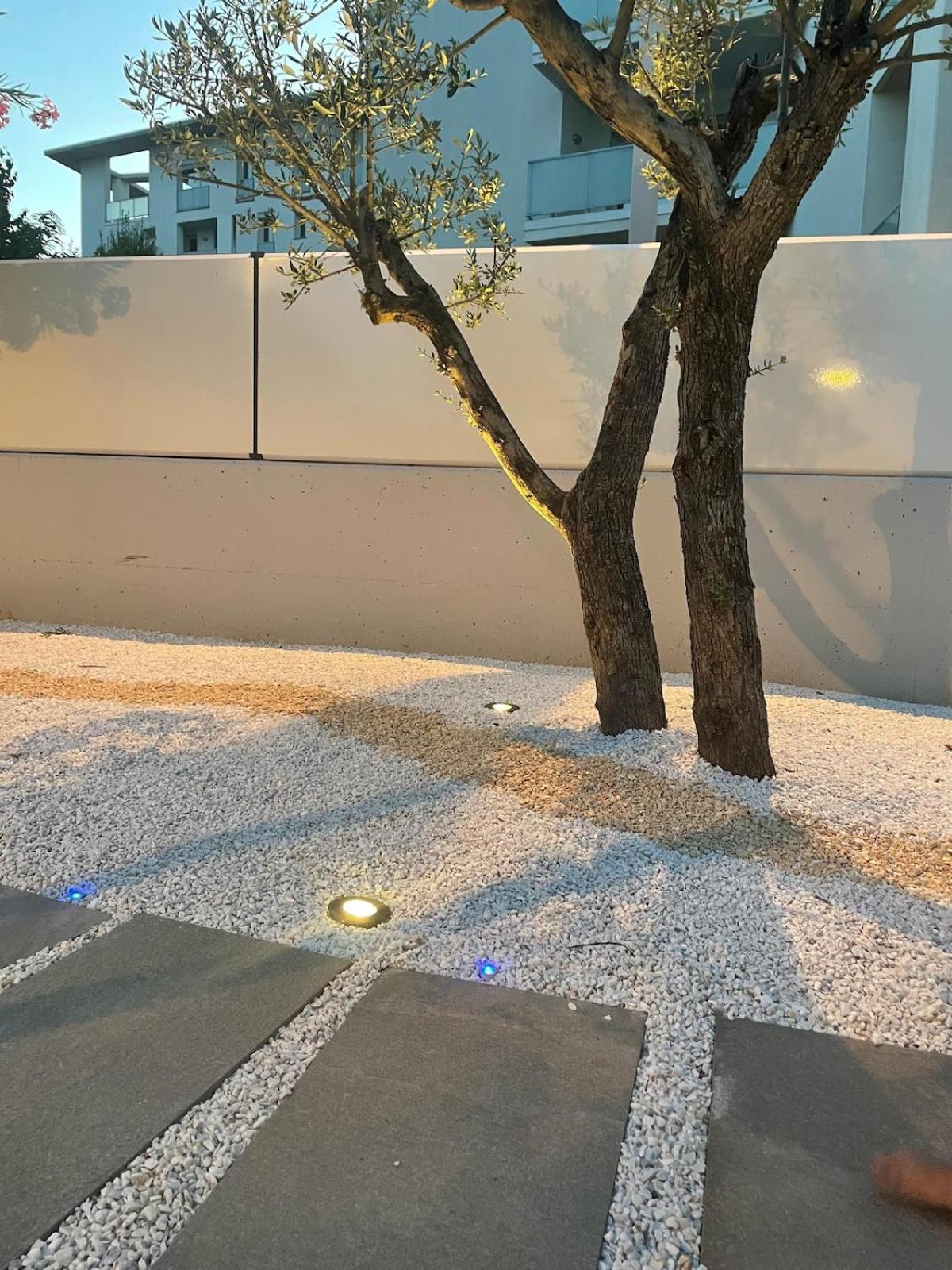In Citta Con Giardino E Piscina Privati *