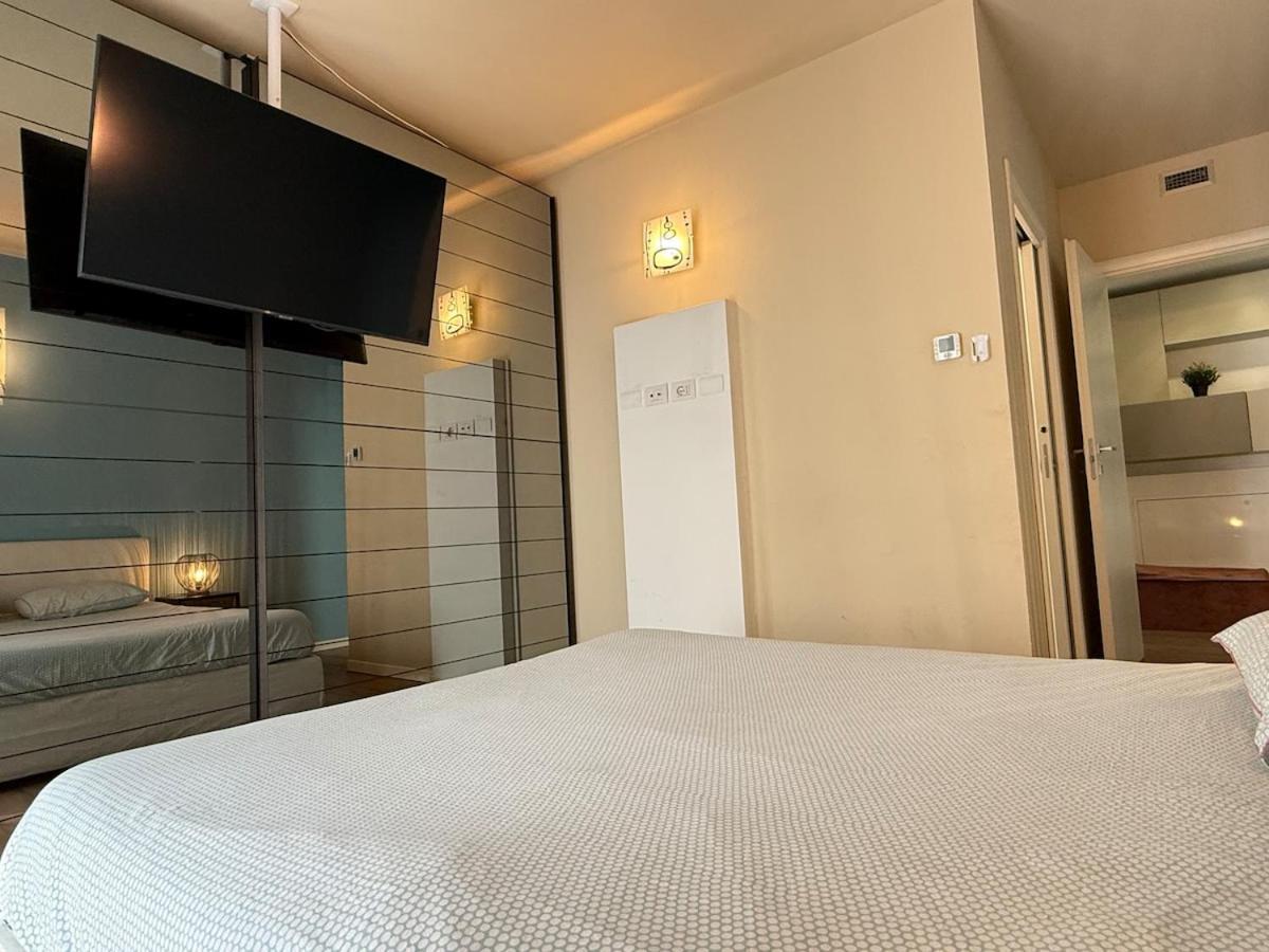 In Citta Con Giardino E Piscina Privati Apartment